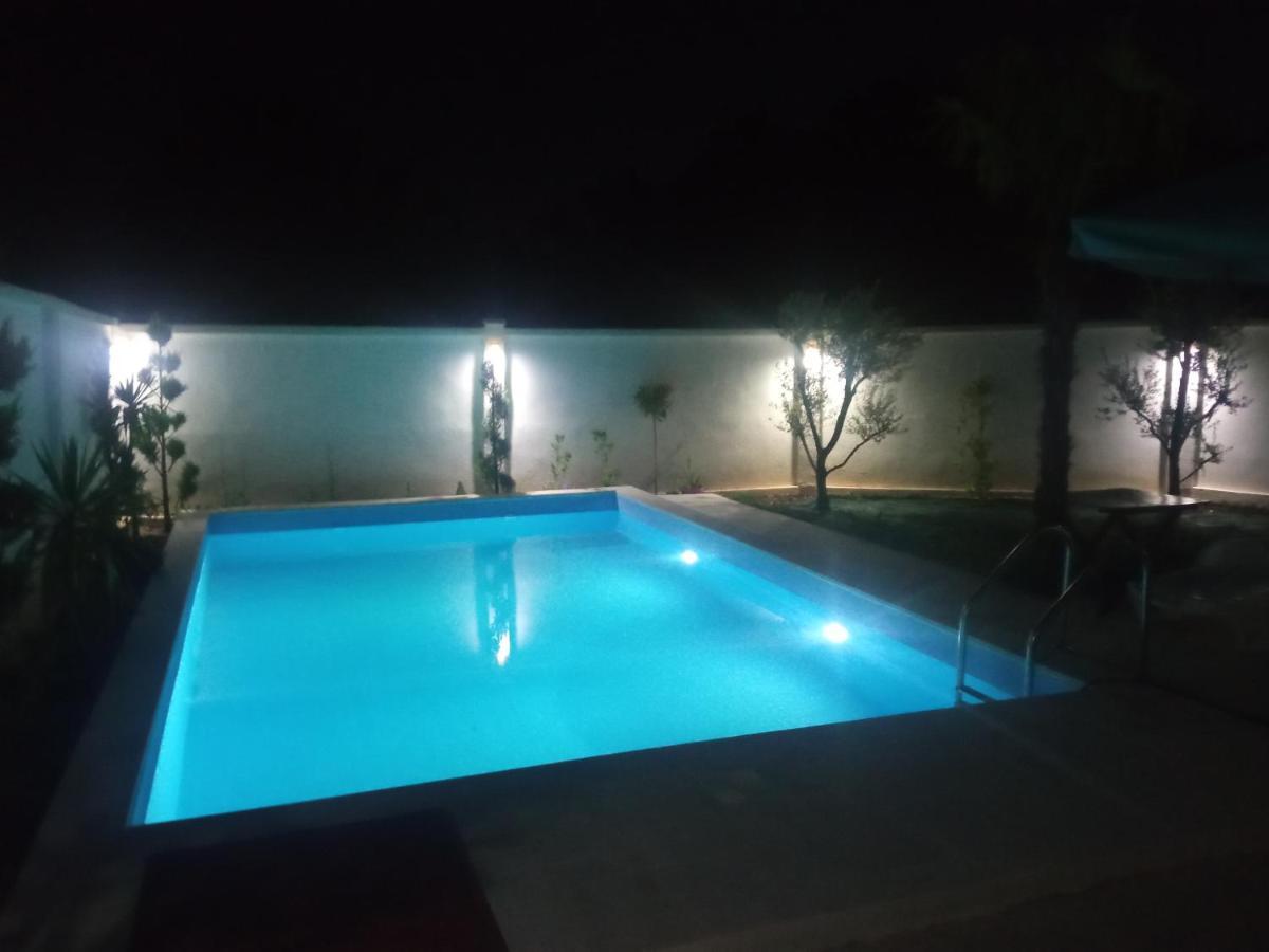 فيلا House With Pool - Mitrovic تْشيرسيك نوفي المظهر الخارجي الصورة